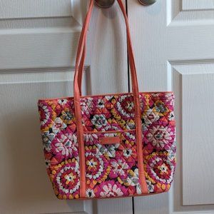 VERA BRADLEY Trimmed Vera Pixie Blooms Floral Tote